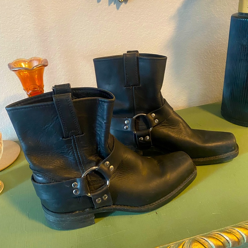 Vintage Frye women’s moto boot